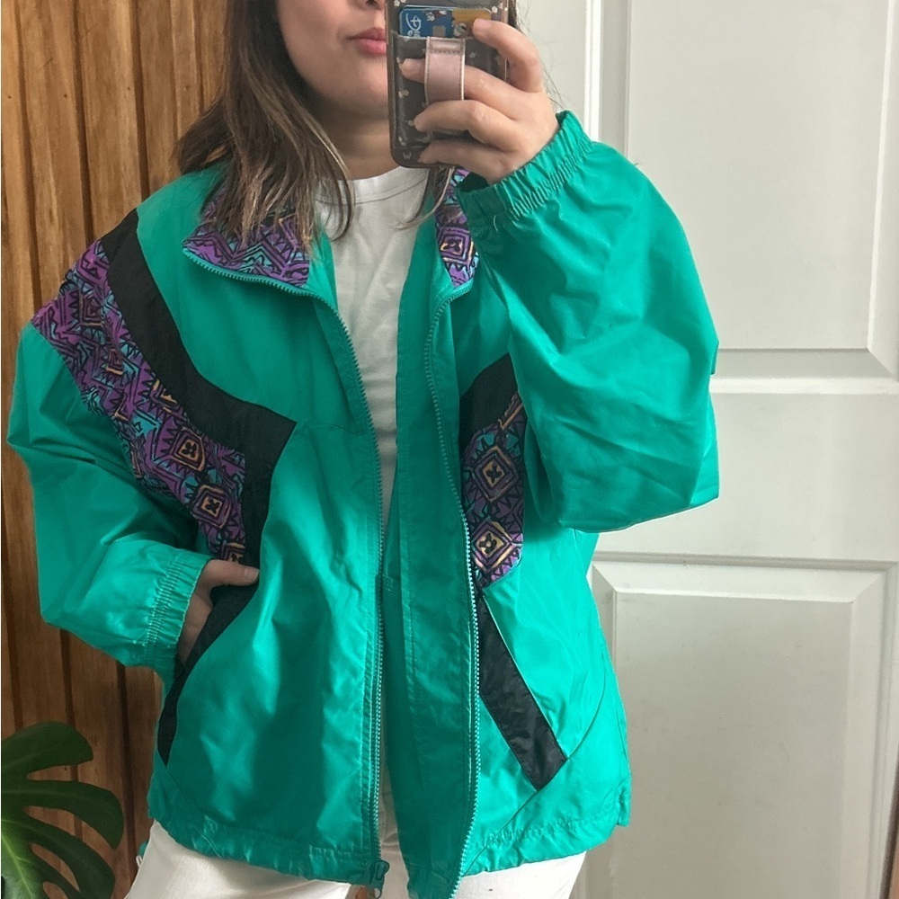 Vintage Pro Spirit Classic Vibrant Color Windbreaker Lightweight Jacket. Size L